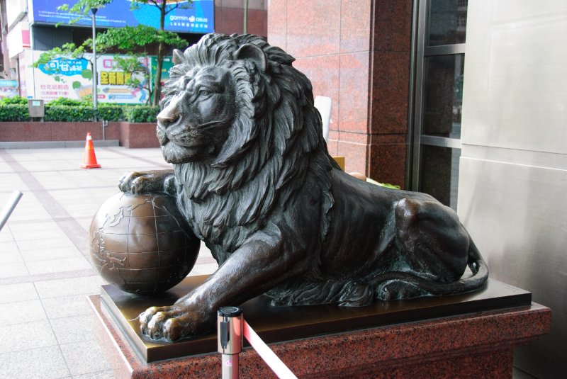 Taiwan060210-3204.jpg - Lion at the Front Entrance, Shin Kong Life Tower