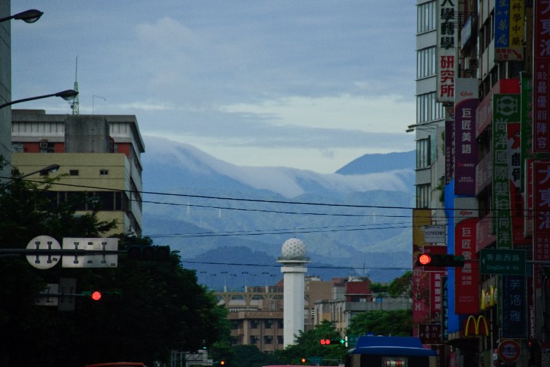 Taiwan060210-3222.jpg - Looking South on Gong Yuan Road, standing on zhong Xiao Road, Central Weather Bureau Radar Tower (center background)