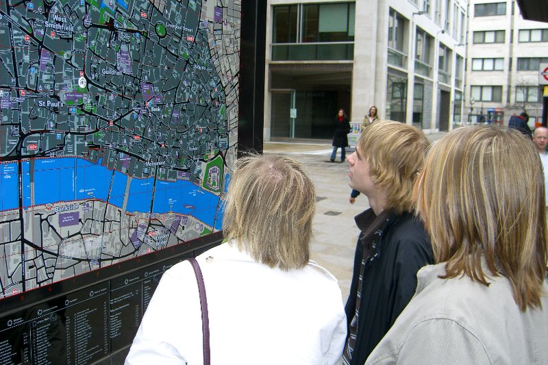 London040106-1819.jpg - Street Map at North East edge of St Paul's Cathedral near St Paul's tube stop