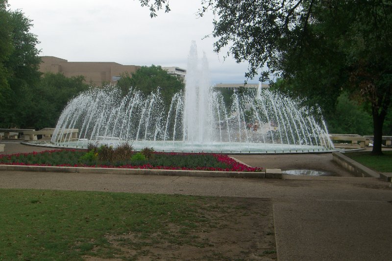 CIMG8101.JPG - East Mall Fountain