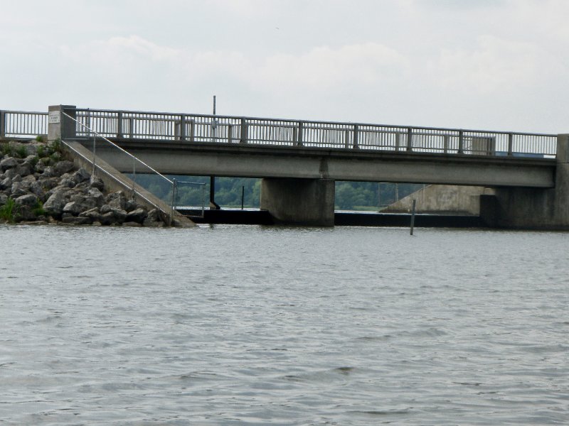 BusseWoodsKayak080809-8080057.jpg - Bike Path Bridge and Dam