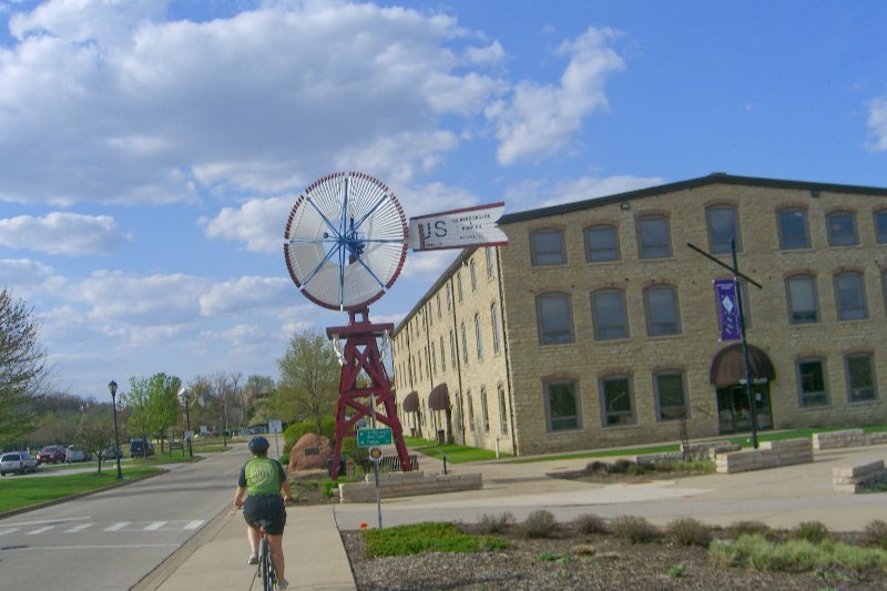 FoxRiverBikeTrail050209-1528.jpg - US Wind Engine & Pump Co Windmill