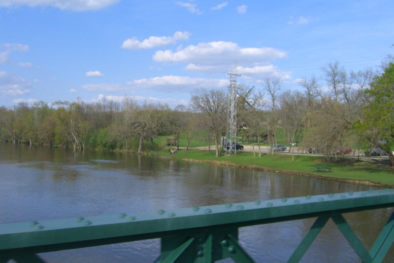 FoxRiverBikeTrail050209-1539.jpg - Fox River BIke Trail