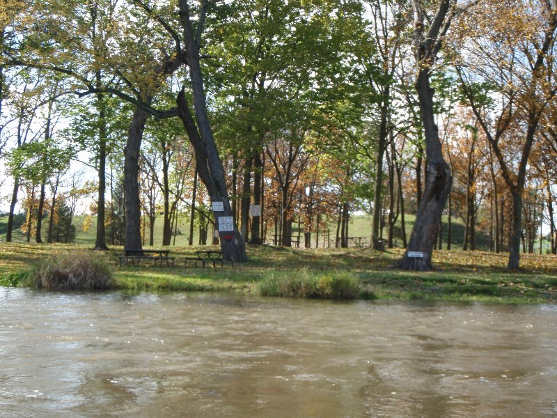 PA240027.jpg - "This is not property of Ayers or C&M Canoe Rental"  -- picnic area just South of Rt 52