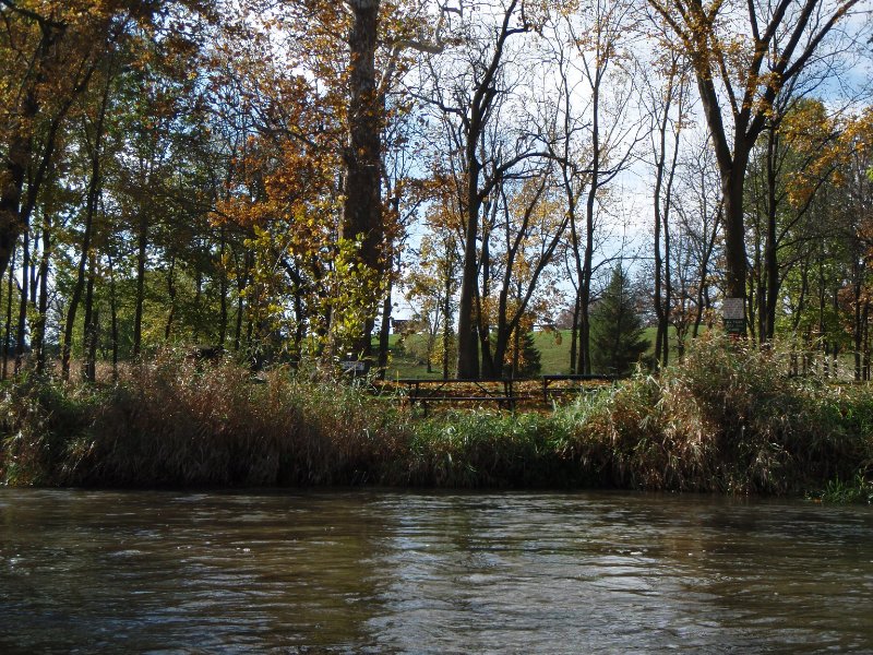 PA240029.jpg - "All picnic Area $2 per canoe"