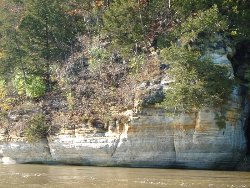 PA240072.jpg - Sandstone bluffs, Blakes Landing area