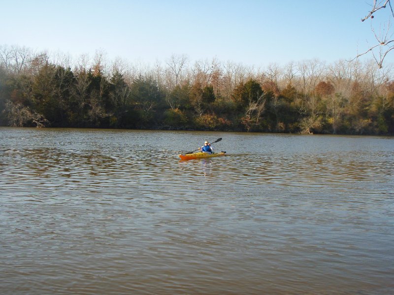 FoxRiverKayak110809-080082.jpg - Paddleing to the Take-out point at C&M Canoe in Wedron