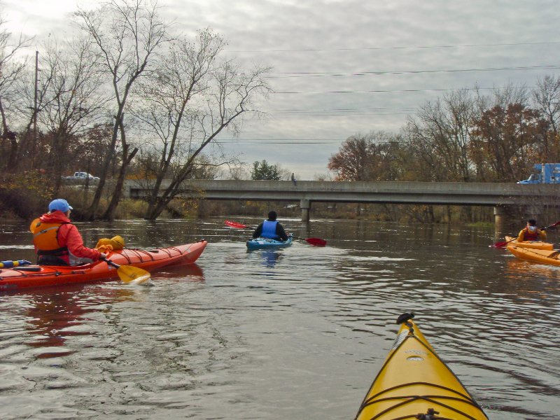 KankakeeRiver110109-010023.jpg - Approaching the 421 bridge on the Kankakee River