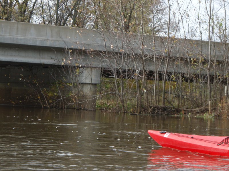 KankakeeRiver110109-010026.jpg - Approaching the 421 bridge on the Kankakee River