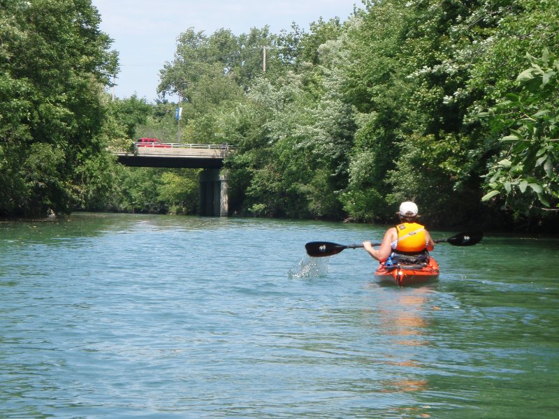 NorthShoreChannel080909-8090041.jpg - Paddleing North to the Central St bridge