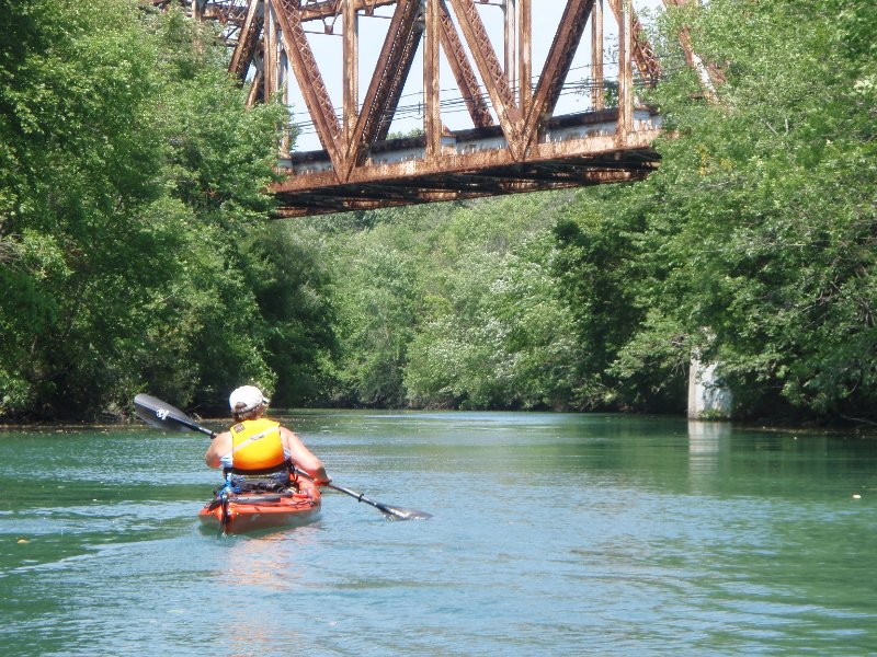 NorthShoreChannel080909-8090042.jpg - Kayaking North Shore Channel of the Chicago River from Skokie to the Lake Michigan locks in Wilmette.