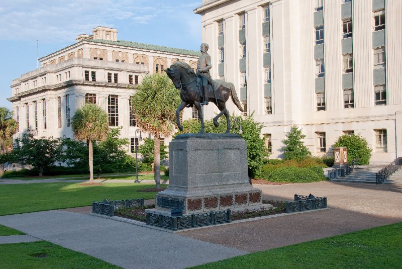 ColumbiaSC061209-7485.jpg - Governor Wade Hampton Equestrian Statue