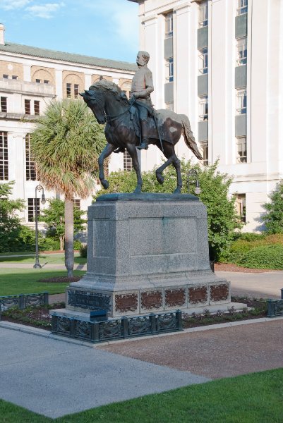 ColumbiaSC061209-7487.jpg - Governor Wade Hampton Equestrian Statue