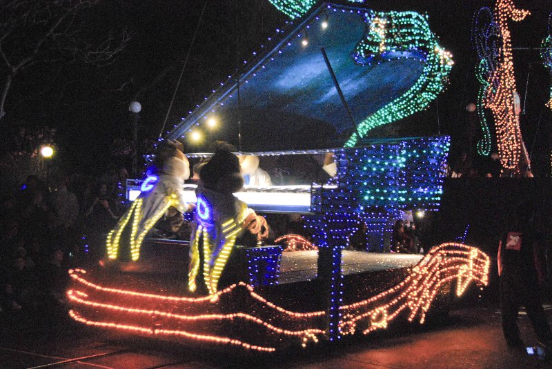 DisneyWorld022709-3384.jpg - Magic Kingdom - "Spectromagic" - Evening Parade