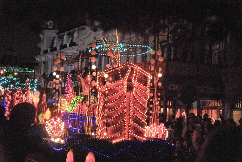 DisneyWorld022709-3400.jpg - Magic Kingdom - "Spectromagic" - Evening Parade