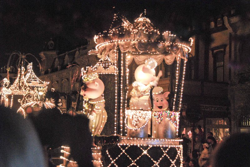 DisneyWorld022709-3414.jpg - Magic Kingdom - "Spectromagic" - Evening Parade