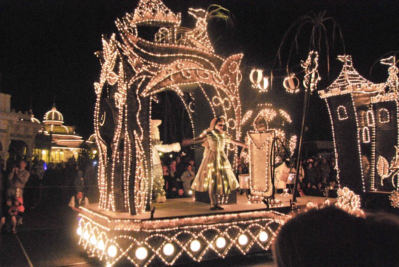 DisneyWorld022709-3418.jpg - Magic Kingdom - "Spectromagic" - Evening Parade