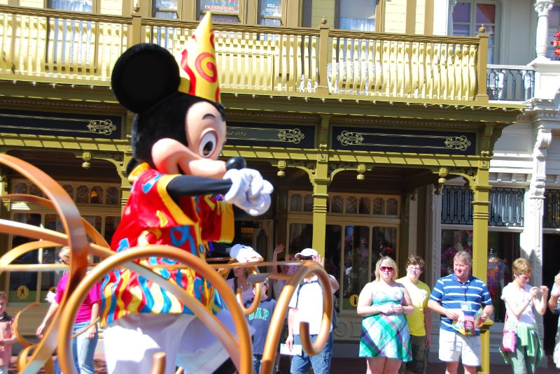 DisneyWorld022709-2899.jpg - Main Street USA - Block Party Parade!