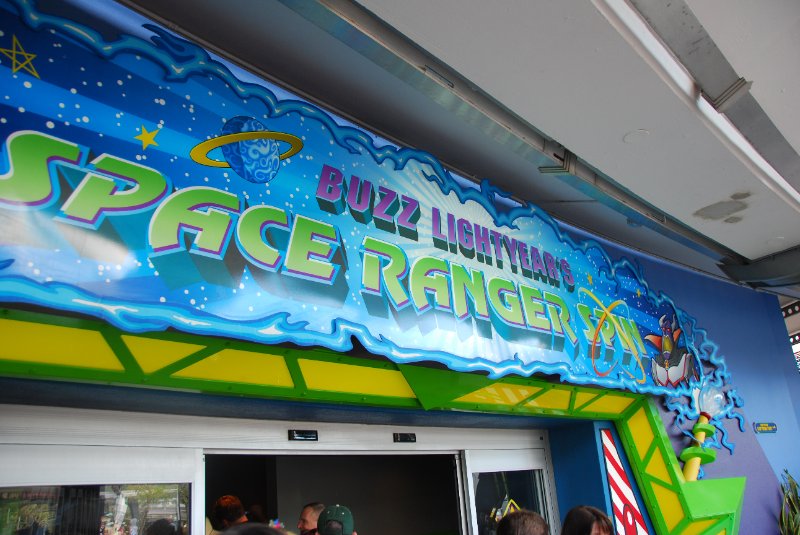 DisneyWorld022709-3008.jpg - Tomorrowland - Buzz Lightyear's Space Ranger Spin