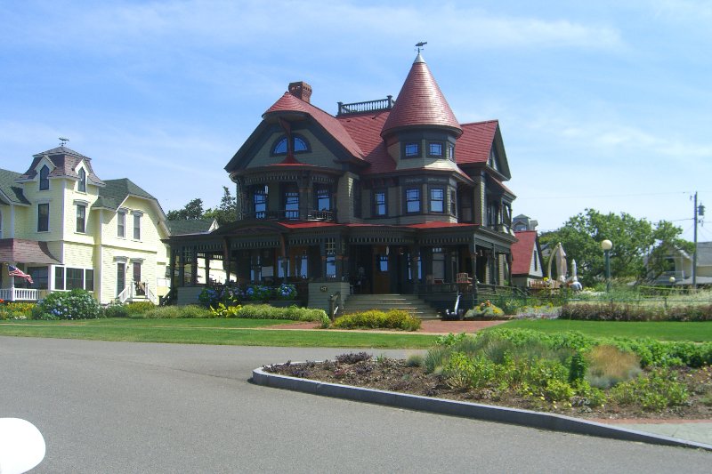 CIMG1710.jpg - Corbin-Norton House. Bikeride to Oak Bluffs, Ocean Park.