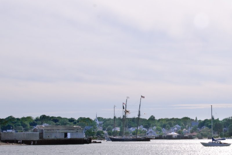 DSC_7828.jpg - Vineyard Haven Harbour. Driving South West on Beach Road, East Chop