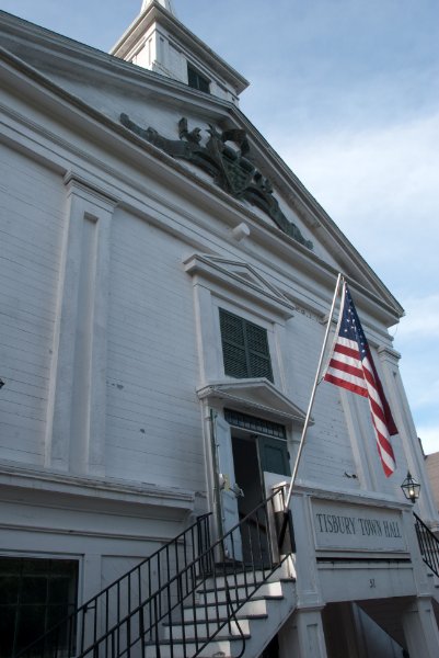 DSC_7888.jpg - Tisbury Town Hall. Spring St, Vineyard Haven