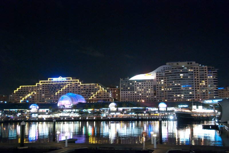 Sydney090209-9290.jpg - Novotel Hotel and other Harbourside buildings on Cockle Bay