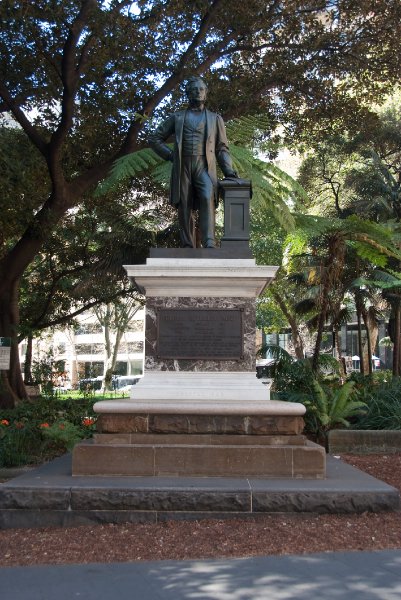 Sydney090209-9172.jpg - Thomas Sutcliffe Mort statue