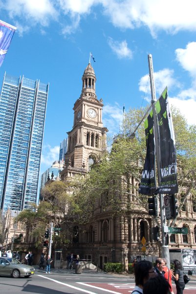 Sydney090209-9237.jpg - Sydney Town Hall. Lumière Residences (left edge)