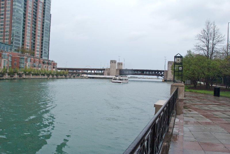 Chicago050109-6187.jpg - Looking East Toward Lake Shore Driver Bridge