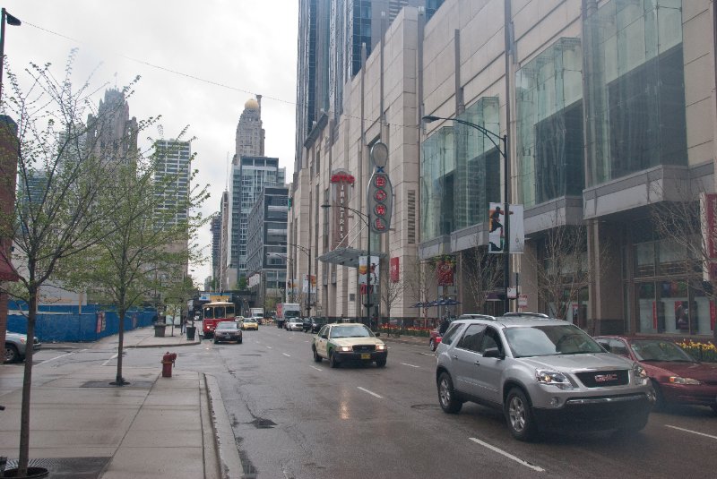 Chicago050109-6216.jpg - East Illinois Street, looking West