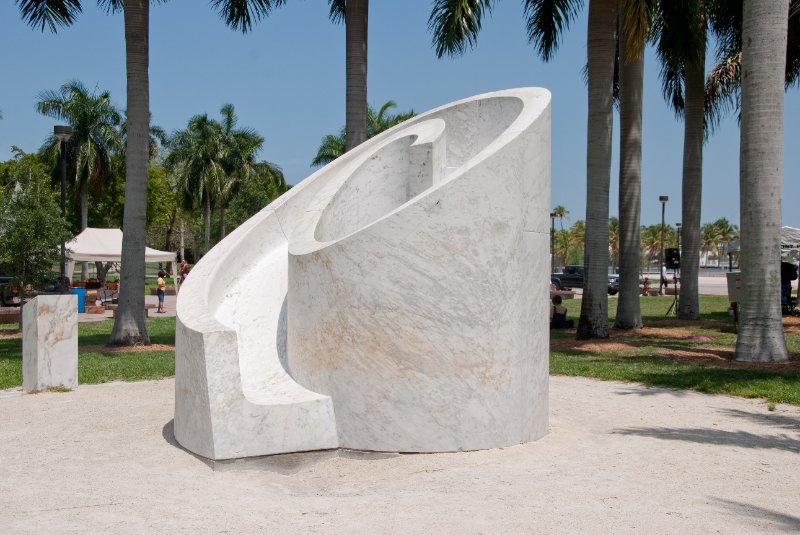 Miami041509-5035.jpg - Slide Mantra, by Isamu Noguchi, 1986