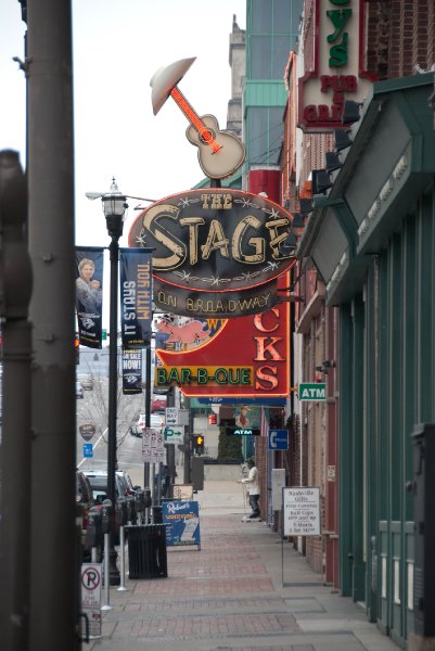 Nashville012809-2682.jpg - Broadway looking West