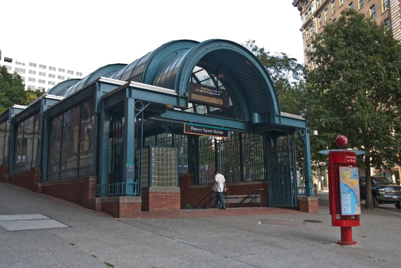 Seattle080309-8695.jpg - Pioneer Square Station