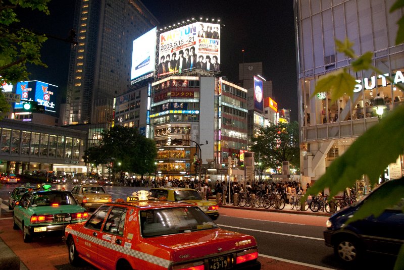 Tokyo051109-6376.jpg - Evening Walk through Shibuya