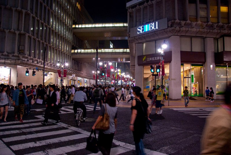 Tokyo051109-6378.jpg - Evening Walk through Shibuya