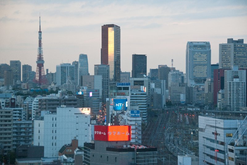 Tokyo051109-6492.jpg - Tokyo Tower, viewed from Hotel Pacific