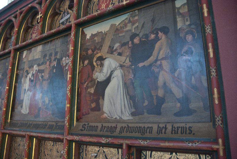 Antwerp021610-1385.jpg - "Simon draagt gedwongen het kruis / Simon forced to carry the cross." Louis Hendrix (1827-1888) en Frans Vinck (1827-1903) Stations of the Cross (1864-1868). The Cathedral of Our Lady, Antwerp