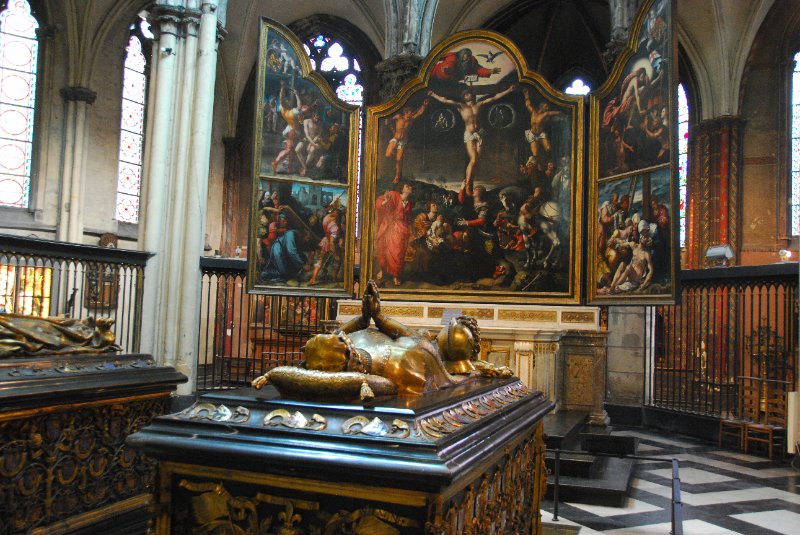 Bruge021710-1718.jpg - Tombstones of Mary of Burgundy and Charles the Bold (father)