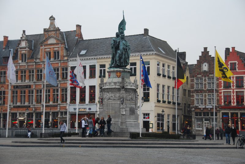 Bruge021710-1750.jpg - Statues of Jan Breydel and Pieter de Coninck in the center of the Markt square