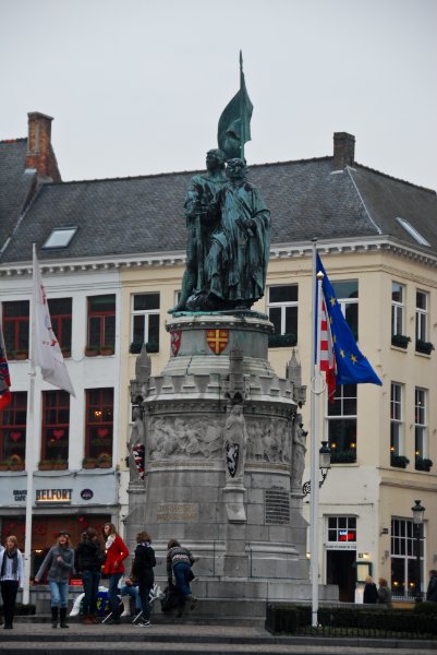 Bruge021710-1751.jpg - Statues of Jan Breydel and Pieter de Coninck in the center of the Markt square