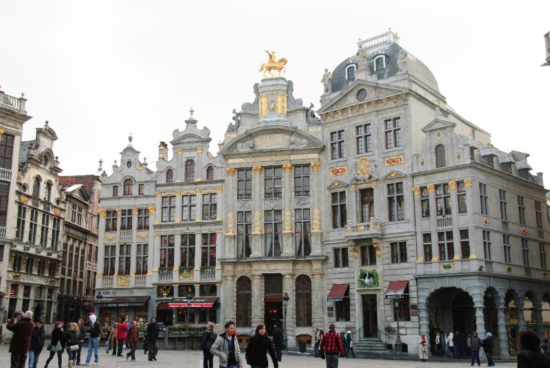 Brussels021510-1278.jpg - L'Étoile, Le Cygne, L'Arbre d'Or, La Rose, Le Mont Thabor (right to left), South West corner of Grand Place