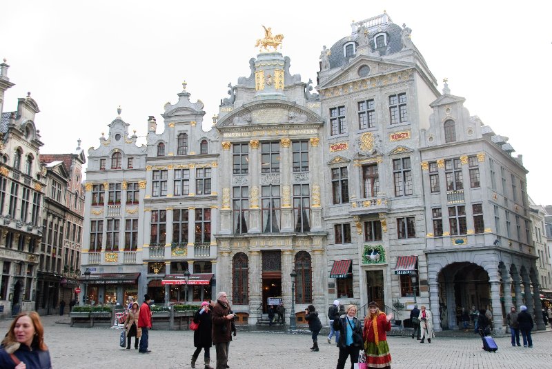 Brussels021510-1282.jpg - L'Étoile, Le Cygne, L'Arbre d'Or, La Rose, Le Mont Thabor (right to left), South West corner of Grand Place