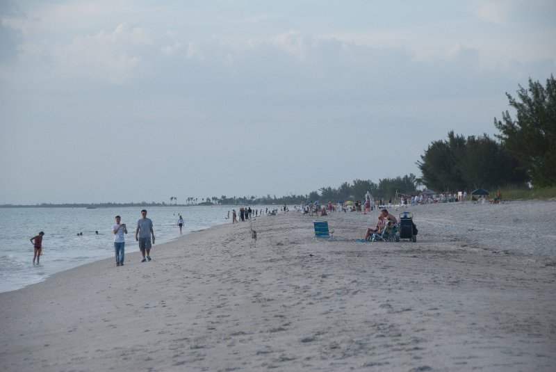 Captiva051310-2930.jpg - Sunset on the Captiva Beach by the Mucky Duck