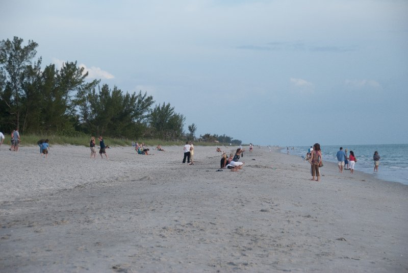 Captiva051310-2933.jpg - Sunset on the Captiva Beach by the Mucky Duck