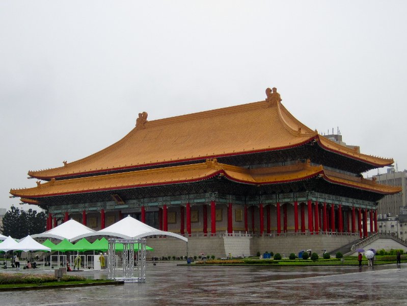 Taiwan060210-1057.jpg - National Theatre view from the main Liberty Square gate