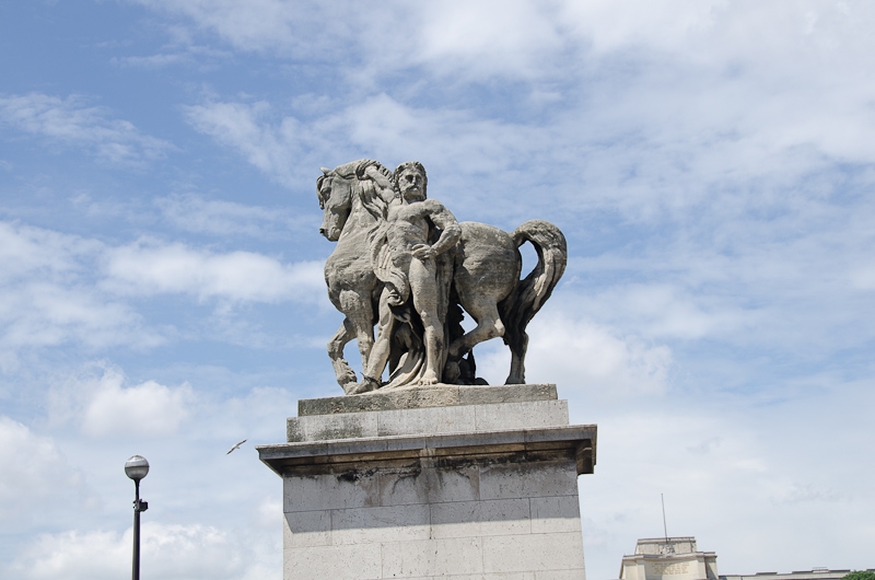 Paris Walk – Pont d’Iéna, Arc de Triomphe, Champs-Élysées, Obélisque de Louxor, Pyramide du Louvre, Place des Vosges